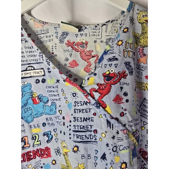 Womens Sesame Street Scrub Top Nurse V Neck Plus Size- Read Information - Picture 14 of 15